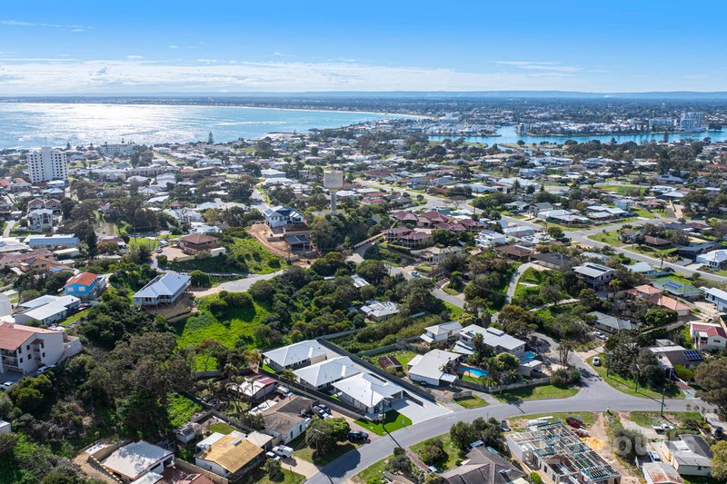 Photo - 3/11 Murray Crescent, Halls Head WA 6210 - Image 24