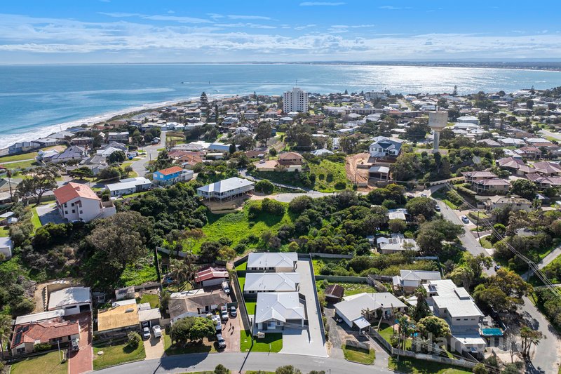 Photo - 3/11 Murray Crescent, Halls Head WA 6210 - Image 29