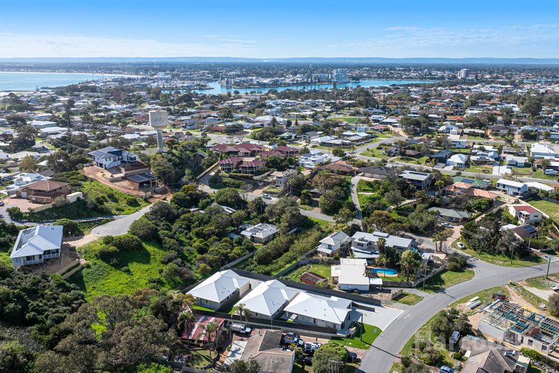 Photo - 3/11 Murray Crescent, Halls Head WA 6210 - Image 31