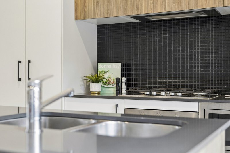 Photo - 31/1 Rowland Rees Crescent, Greenway ACT 2900 - Image 5