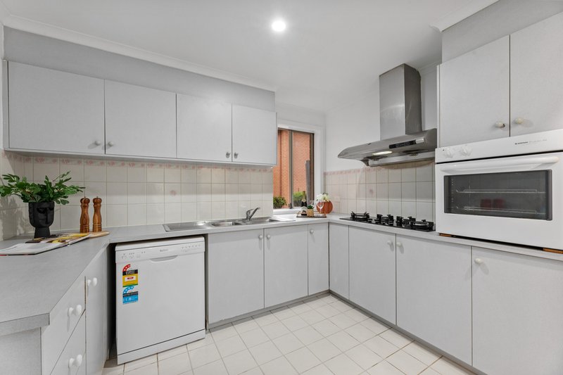 Photo - 3/11 Station Street, Blackburn VIC 3130 - Image 6