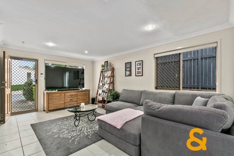 Photo - 3/11 Tripcony Place, Wakerley QLD 4154 - Image 5