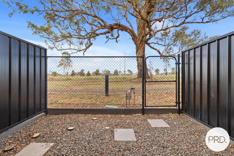 Photo - 31/10 Margules Crescent, Taylor ACT 2913 - Image 5