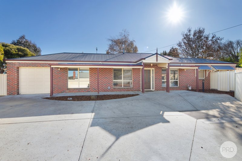 Photo - 3/110 Yarrowee Parade, Redan VIC 3350 - Image 1