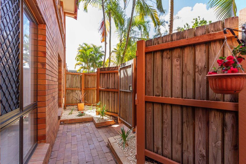 Photo - 3/111 Barbaralla Drive, Springwood QLD 4127 - Image 7