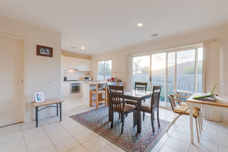 Photo - 3/111 Centre Road, Langwarrin VIC 3910 - Image 3