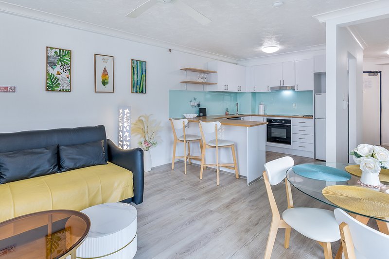 Photo - 311/18 Hanlan Street, Surfers Paradise QLD 4217 - Image 1