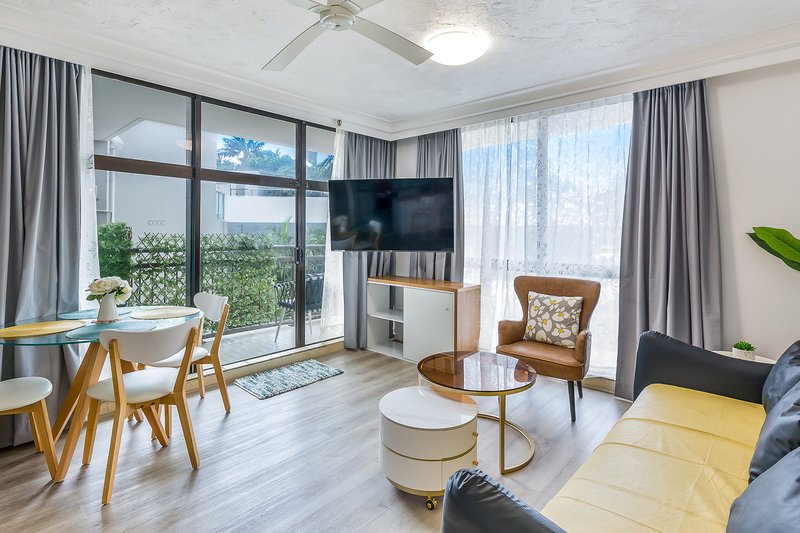 Photo - 311/18 Hanlan Street, Surfers Paradise QLD 4217 - Image 5