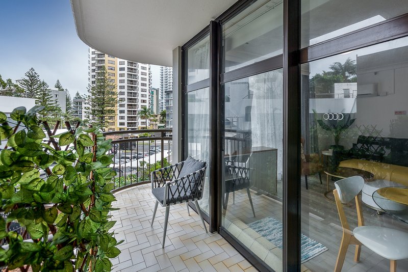 Photo - 311/18 Hanlan Street, Surfers Paradise QLD 4217 - Image 6