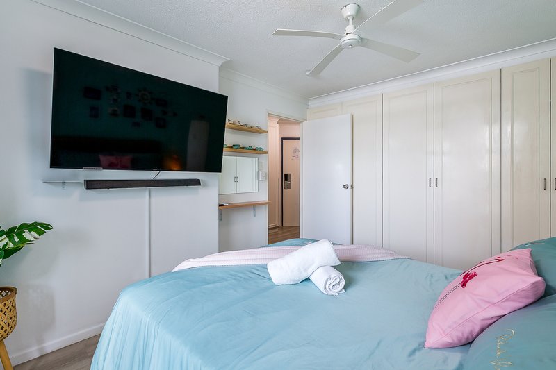 Photo - 311/18 Hanlan Street, Surfers Paradise QLD 4217 - Image 8