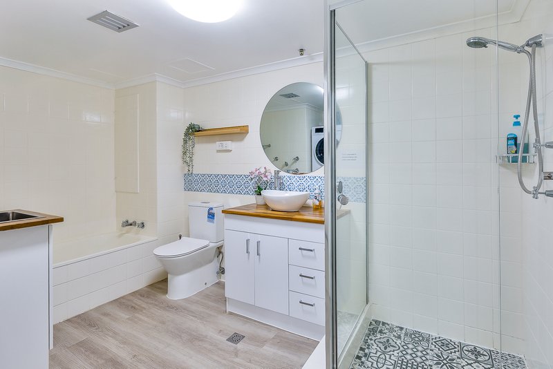 Photo - 311/18 Hanlan Street, Surfers Paradise QLD 4217 - Image 9