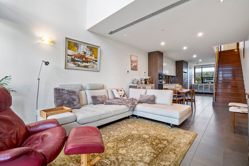 Photo - 311/20 Convention Centre Place, South Wharf VIC 3006 - Image 3