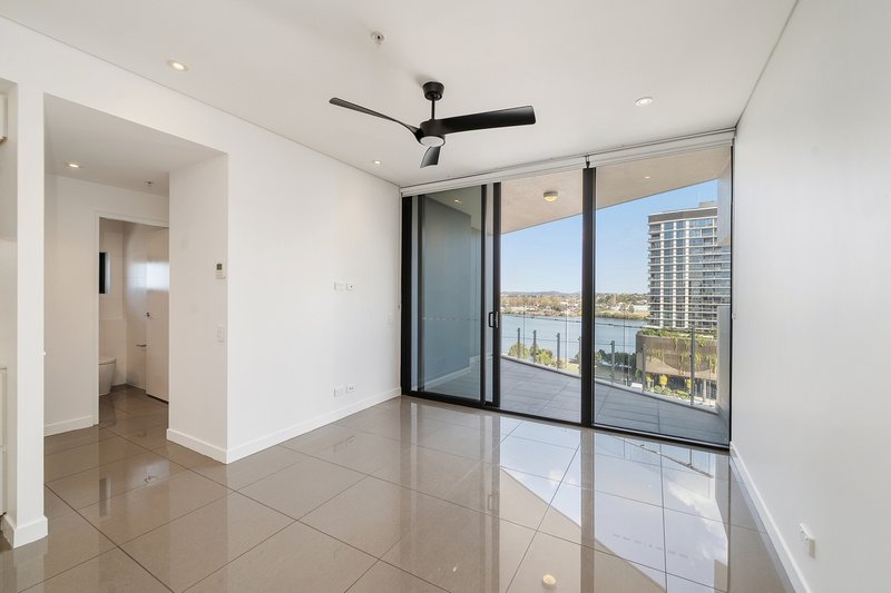 Photo - 3112/37 Finnegan Street, Hamilton QLD 4007 - Image 4