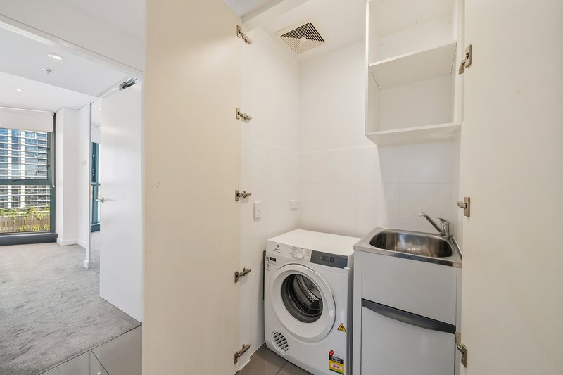 Photo - 3112/37 Finnegan Street, Hamilton QLD 4007 - Image 13
