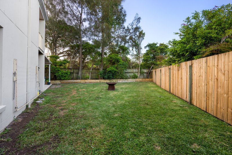 Photo - 3/113-115 Arundel Drive, Arundel QLD 4214 - Image 12