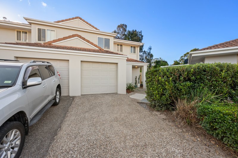 Photo - 3/113-115 Arundel Drive, Arundel QLD 4214 - Image 13