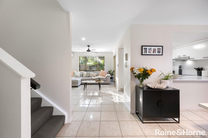 Photo - 3/113-115 Arundel Drive, Arundel QLD 4214 - Image 6