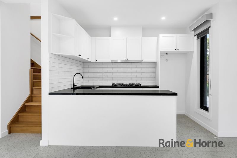 Photo - 3/113 Boldrewood Parade, Reservoir VIC 3073 - Image 5