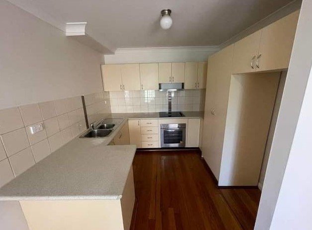 Photo - 3/114 Bigge Street, Liverpool NSW 2170 - Image 2