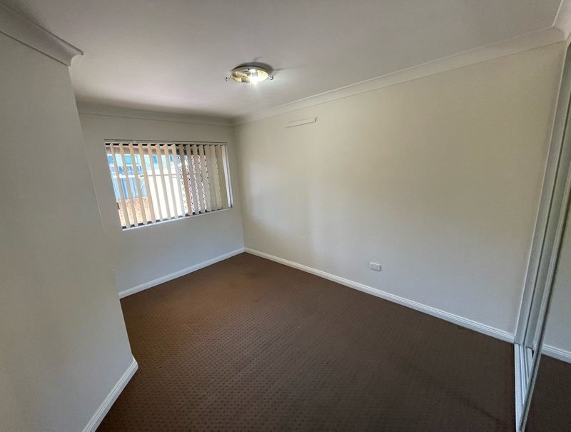 Photo - 3/114 Bigge Street, Liverpool NSW 2170 - Image 4