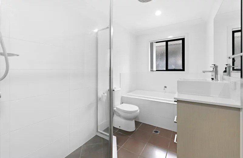 Photo - 3/114 Wunburra Circle, Pacific Pines QLD 4211 - Image 12