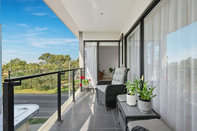 Photo - 311/40 Bush Boulevard, Mill Park VIC 3082 - Image 6