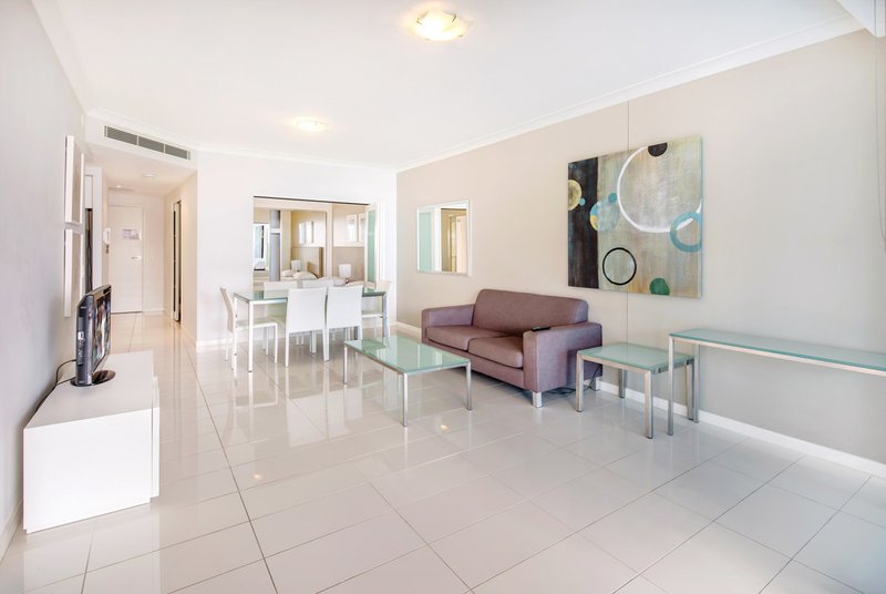 Photo - 311/430 Marine Parade, Biggera Waters QLD 4216 - Image 4