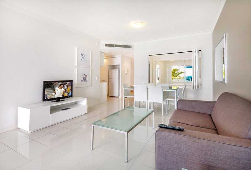 Photo - 311/430 Marine Parade, Biggera Waters QLD 4216 - Image 5