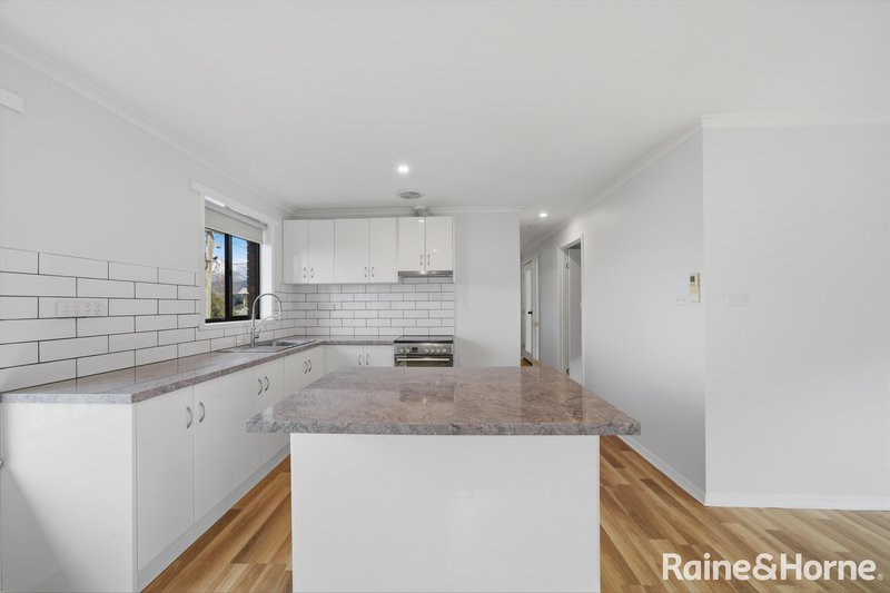 Photo - 3/115 Derwent Avenue, Lindisfarne TAS 7015 - Image 7