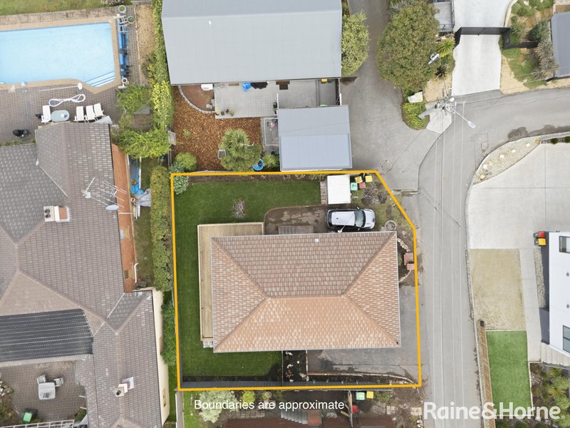 Photo - 3/115 Derwent Avenue, Lindisfarne TAS 7015 - Image 16
