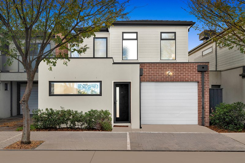 Photo - 31/17 Golden Elm Way, Lyndhurst VIC 3975 - Image 1