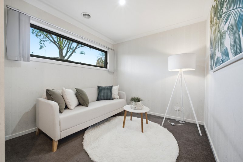 Photo - 31/17 Golden Elm Way, Lyndhurst VIC 3975 - Image 2