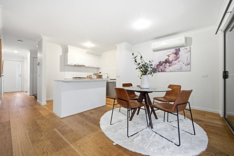 Photo - 31/17 Golden Elm Way, Lyndhurst VIC 3975 - Image 4