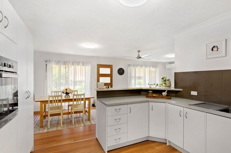 Photo - 31/172 Barrier Reef Drive, Mermaid Waters QLD 4218 - Image 2