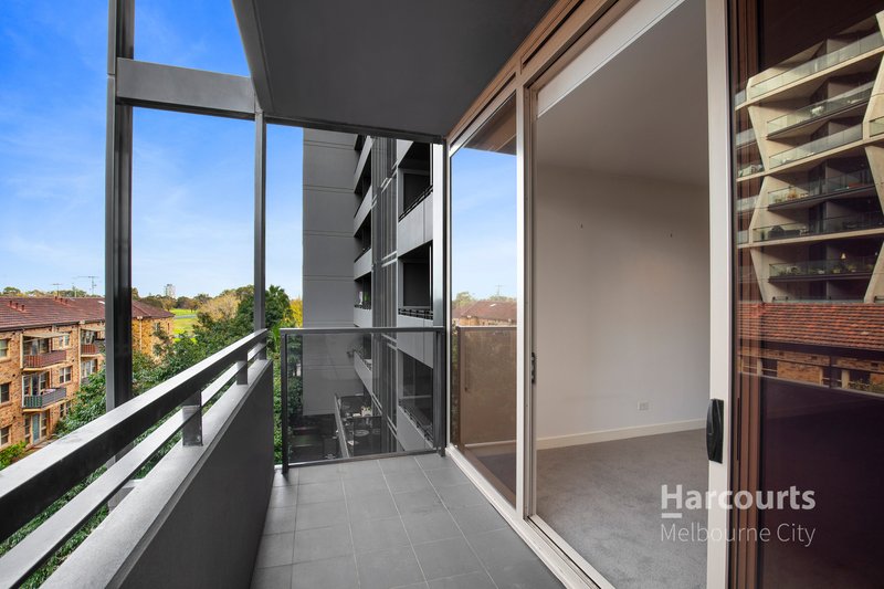 Photo - 311/74 Queens Road, Melbourne VIC 3004 - Image 5