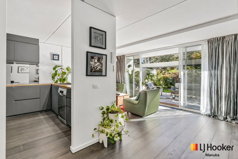 Photo - 31/18 Currie Crescent, Kingston ACT 2604 - Image 1