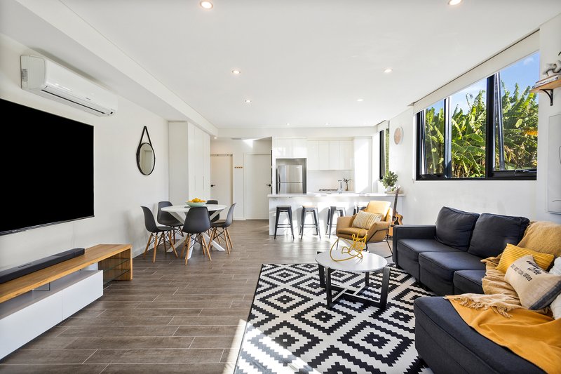 Photo - 3/118 Gladstone Avenue, Coniston NSW 2500 - Image 4