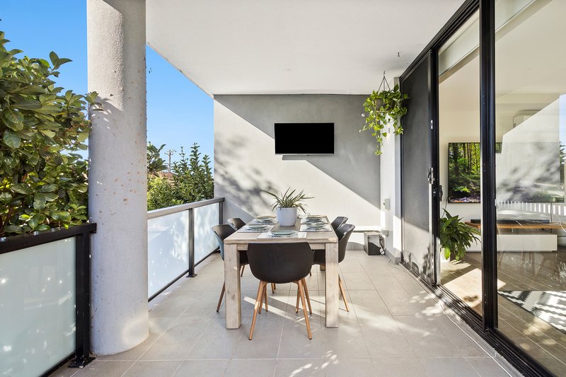 Photo - 3/118 Gladstone Avenue, Coniston NSW 2500 - Image 6