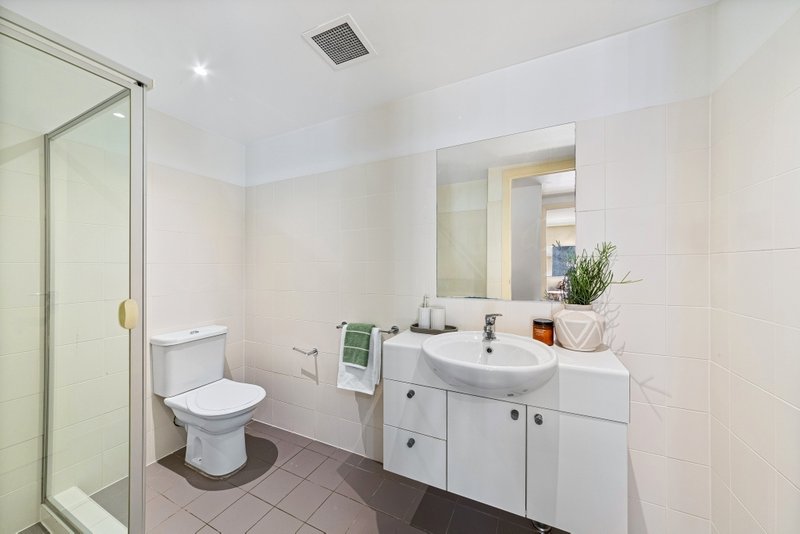 Photo - 311/80 John Whiteway Drive, Gosford NSW 2250 - Image 7