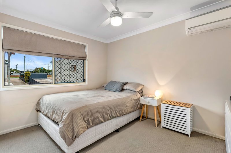 Photo - 3/119 Kirkland Ave , Coorparoo QLD 4151 - Image 9