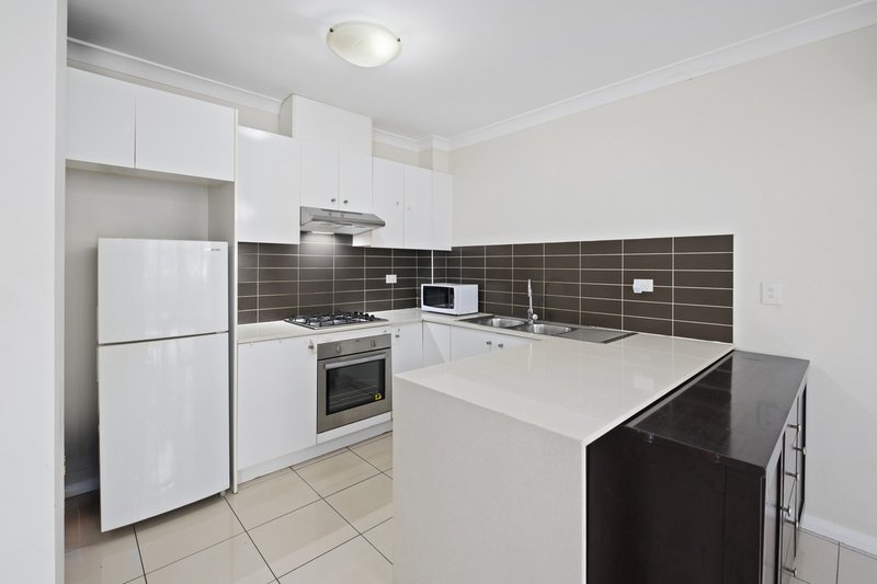 Photo - 3/12-14 Clifton Street, Blacktown NSW 2148 - Image 2