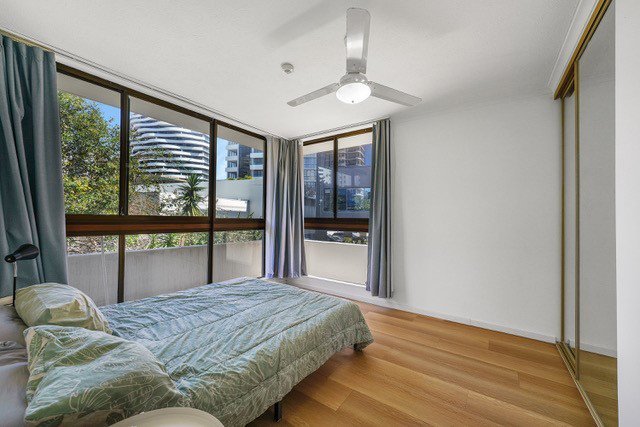 Photo - 3/12-14 Queensland Avenue, Broadbeach QLD 4218 - Image 6