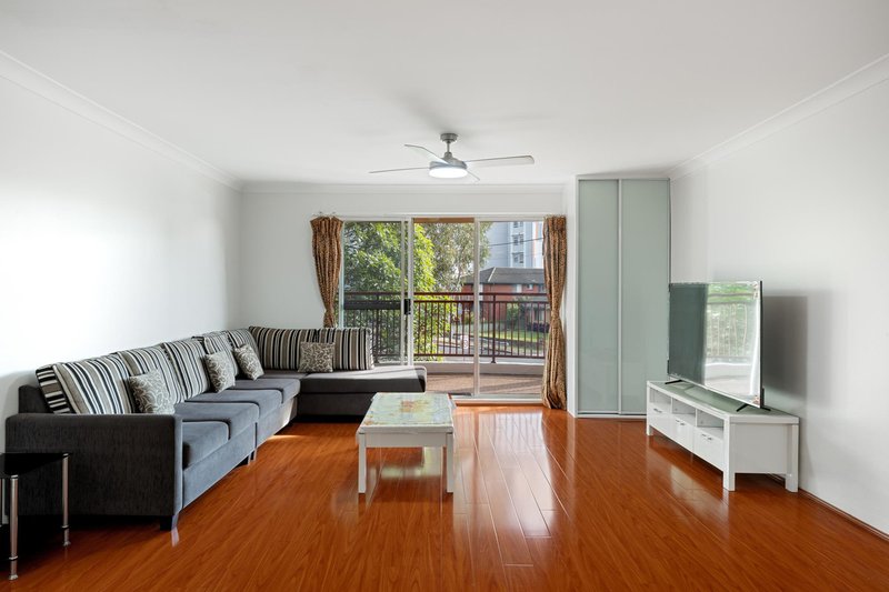 Photo - 3/12-16 Toongabbie Road, Toongabbie NSW 2146 - Image 1