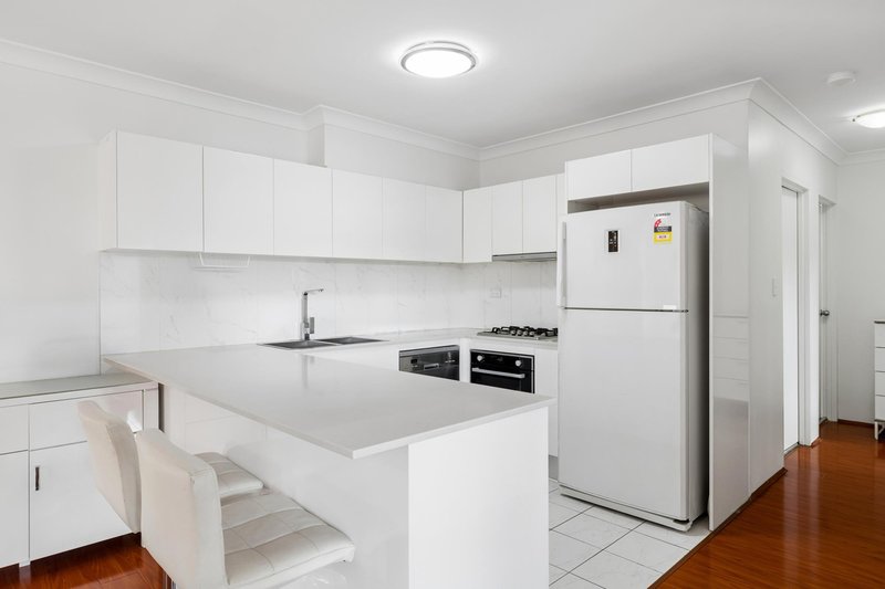 Photo - 3/12-16 Toongabbie Road, Toongabbie NSW 2146 - Image 2