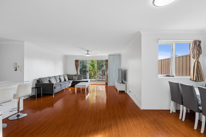 Photo - 3/12-16 Toongabbie Road, Toongabbie NSW 2146 - Image 3