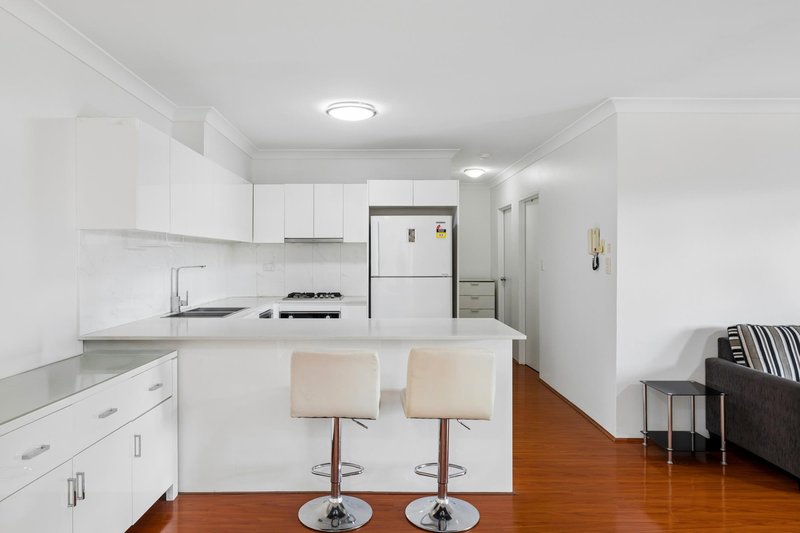 Photo - 3/12-16 Toongabbie Road, Toongabbie NSW 2146 - Image 4