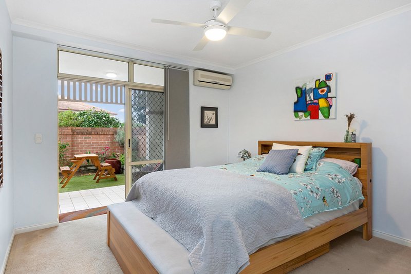 Photo - 3/12 Bellevue Parade, Taringa QLD 4068 - Image 8