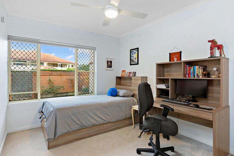 Photo - 3/12 Bellevue Parade, Taringa QLD 4068 - Image 10