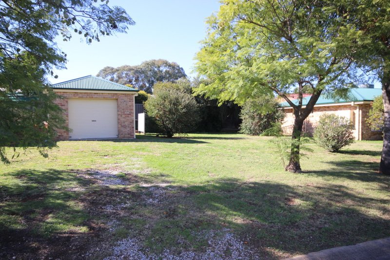 Photo - 3/12 Curlew Crescent, Tamworth NSW 2340 - Image 2