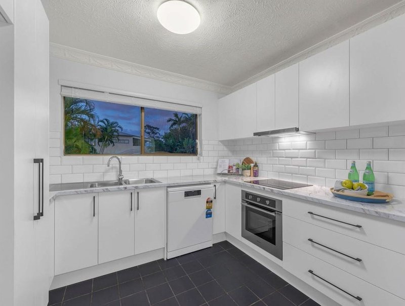 Photo - 3/12 Durham Street, Coorparoo QLD 4151 - Image 3